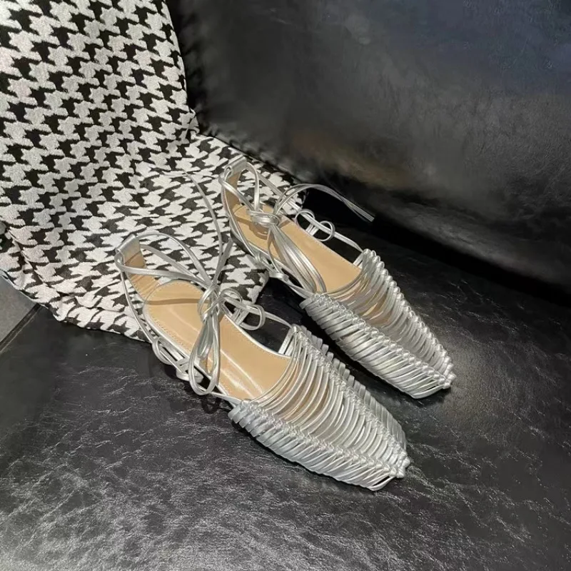 2024 Summer Handwoven Hollow Single Shoes Leather Roman Sandals Entangled Flat Shoes Women's Feet Loop Cross Strap Shoes 
2024 Summer Handwoven Hollow Single Shoes Leather Roman Sandals Entangled Flat Shoes Women's Feet Loop Cross Strap Shoes