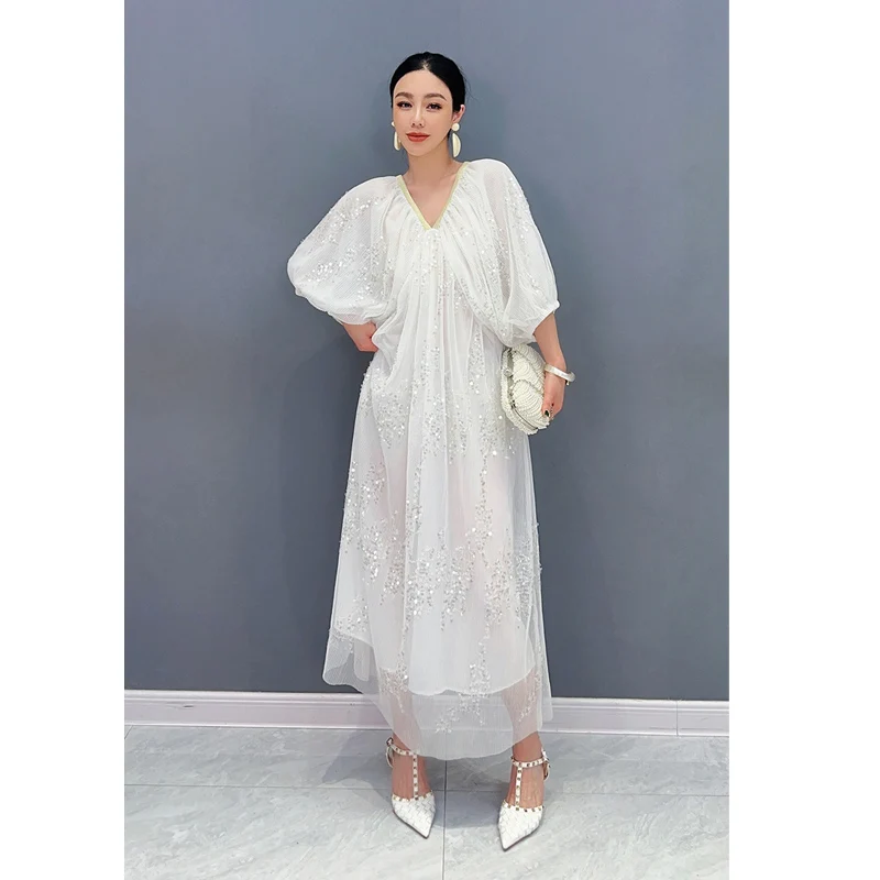 2024 Spring Summer New Embroidered Sequin Dress Women V-neck Bubble Sleeves Fairy Long Dress Elegant Loose Fitting LX299
2024 Spring Summer New Embroidered Sequin Dress Women V-neck Bubble Sleeves Fairy Long Dress Elegant Loose Fitting LX299