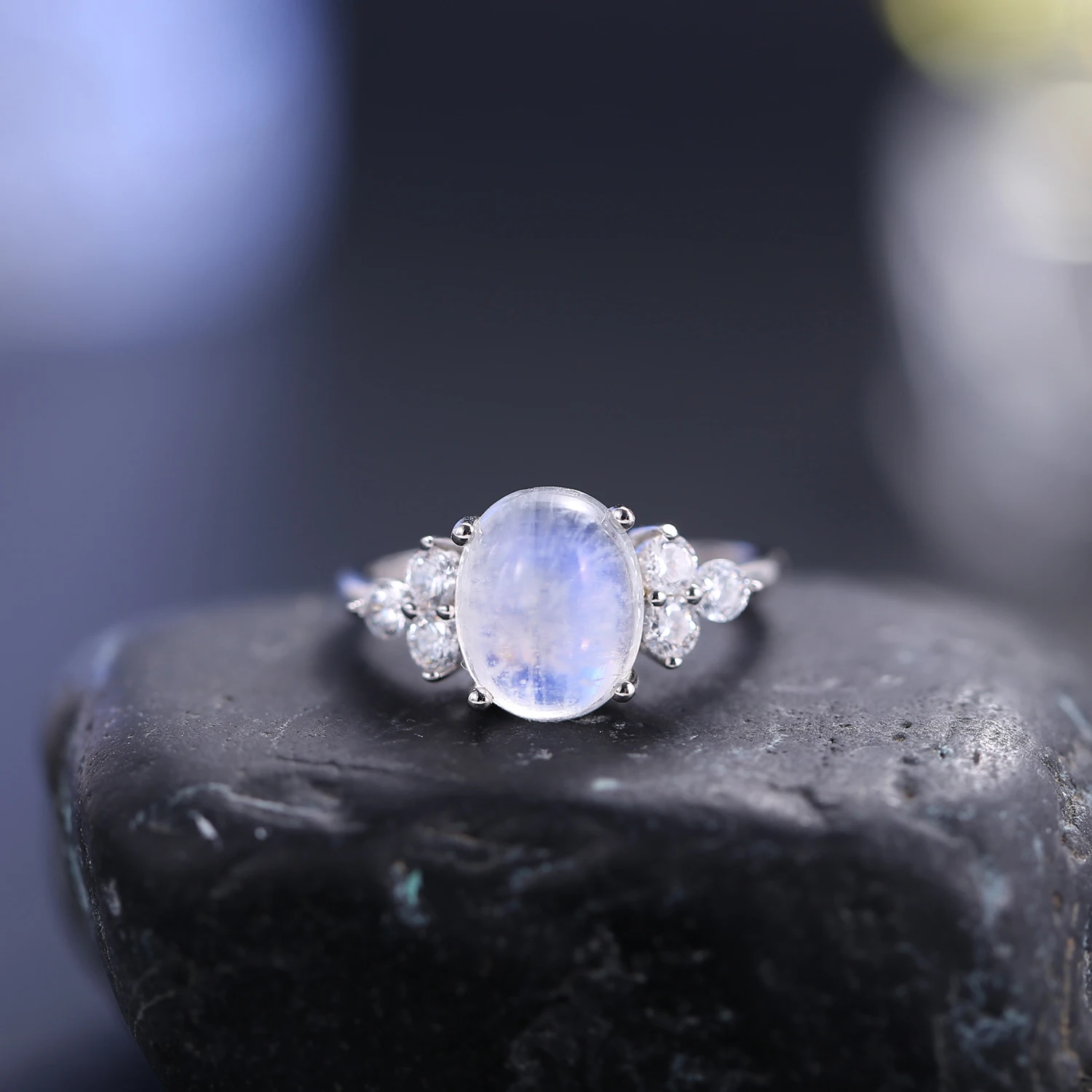 

GEM'S BALLET Vintage Milky Blue Moonstone Art Deco Milgrain Engagement Ring in 925 Sterling Silver Unique Gemstone Women's Ring