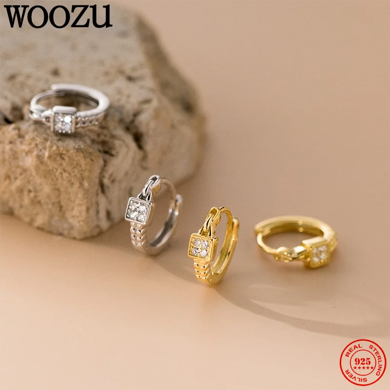 Новинка от WOOZU, серьги из стерлингового серебра 925 пробы с золотым кубическим цирконием, застежка для ушей для женщин, дизайн, ощущение геометрической квадратной искусственной кожи
Новинка от WOOZU, серьги из стерлингового серебра 925 пробы с золотым кубическим цирконием, застежка для ушей для женщин, дизайн, ощущение геометрической квадратной искусственной кожи