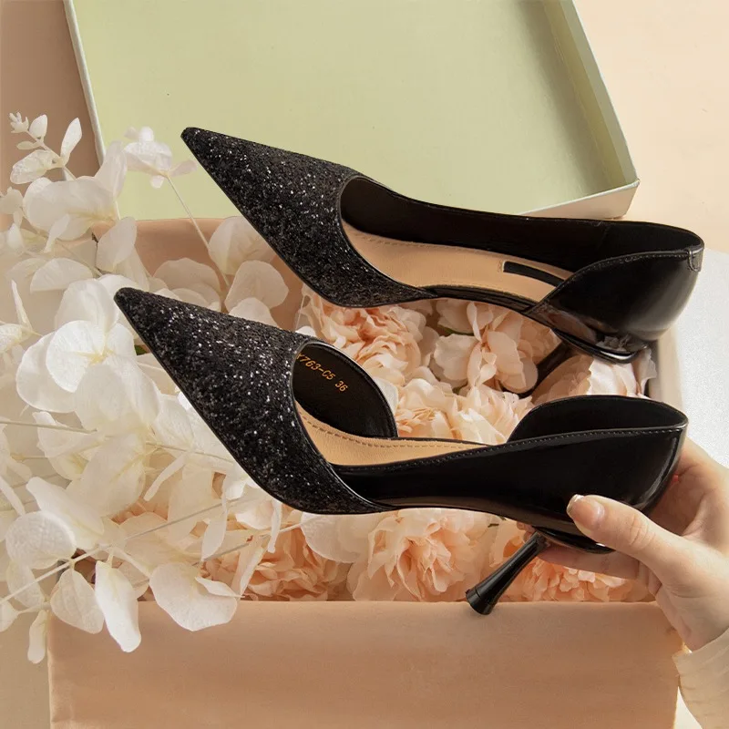 2023 Spring/Summer New Champagne High Heels Women's Design Sense Pointy Sexy Lacquer Leather Side Hollow Single Shoes 4469 
2023 Spring/Summer New Champagne High Heels Women's Design Sense Pointy Sexy Lacquer Leather Side Hollow Single Shoes 4469