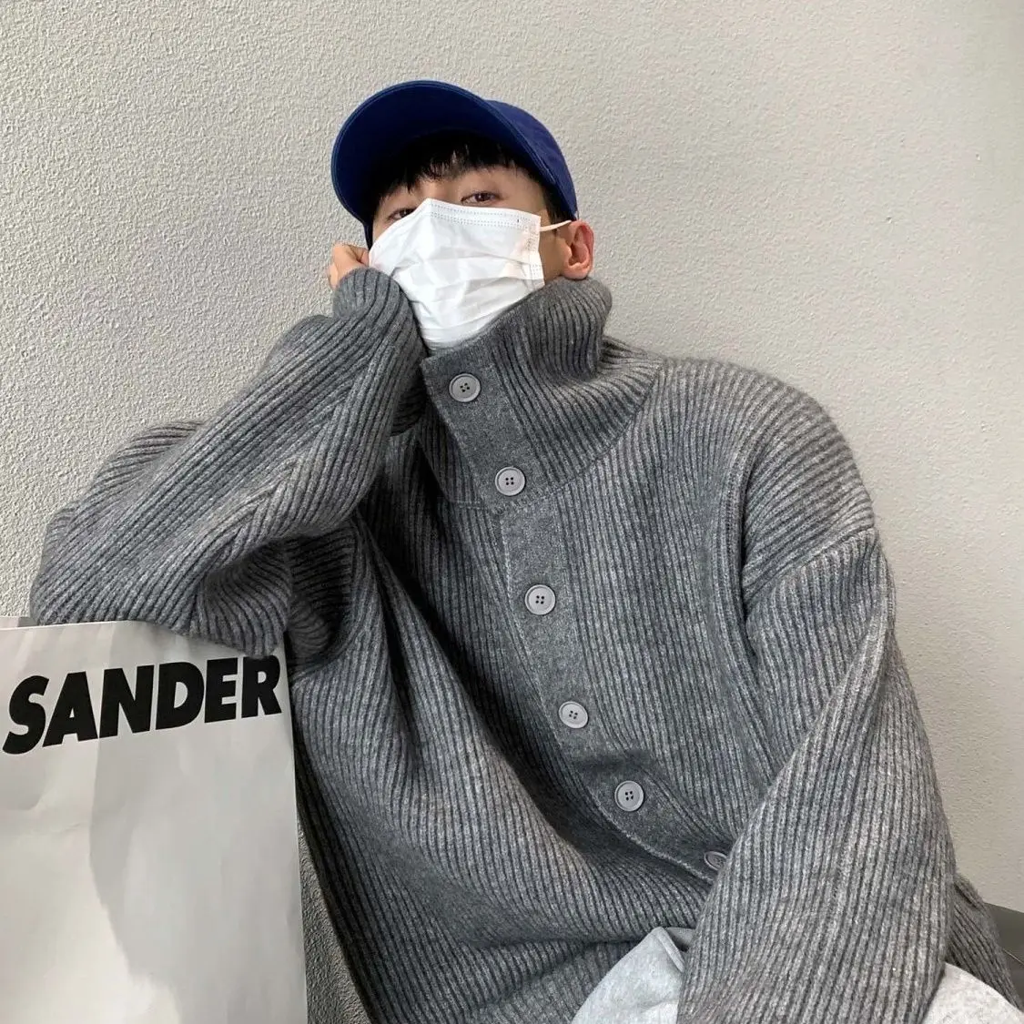 Niche autumn and winter Korean style button men and women knitted cardigans trendy loose couple turtleneck casual sweater coat
Niche autumn and winter Korean style button men and women knitted cardigans trendy loose couple turtleneck casual sweater coat