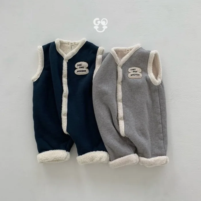 2023 Autumn Winter Infant Boys Sleeveless Rompers Cotton Plus Velvet Letter Toddler Boy Bodysuit Lamb Wool Warm Baby Boy Onesie 
2023 Autumn Winter Infant Boys Sleeveless Rompers Cotton Plus Velvet Letter Toddler Boy Bodysuit Lamb Wool Warm Baby Boy Onesie