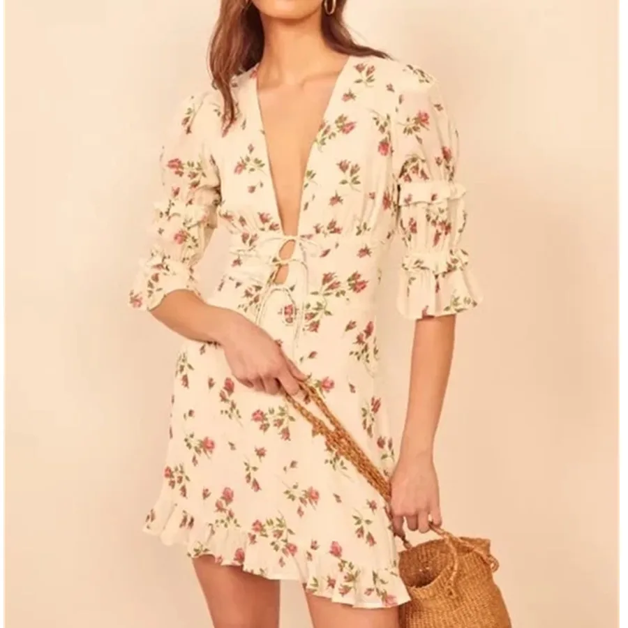 Maxdutti Fashion Elegant Mini Summer Dress Indie Folk France Style Retro Floral Print Bandage Sexy Ruffles Party Dress 
Maxdutti Fashion Elegant Mini Summer Dress Indie Folk France Style Retro Floral Print Bandage Sexy Ruffles Party Dress