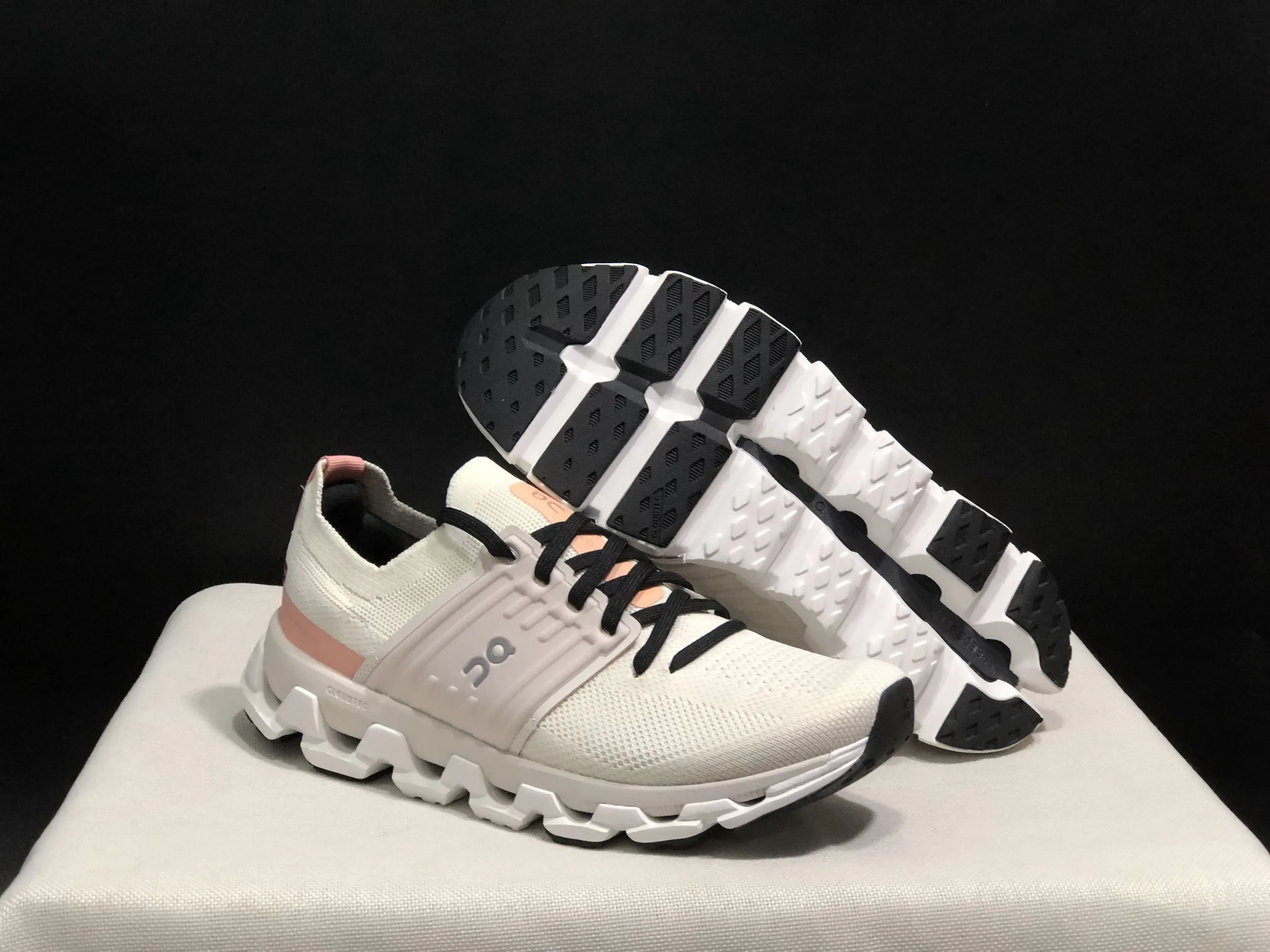 Original Cloudswift 3 Running Shoes Anti Slip Comfortable Mesh Couple Fitness Men Outdoor Hiking On Casual Women Sneakers
Original Cloudswift 3 Running Shoes Anti Slip Comfortable Mesh Couple Fitness Men Outdoor Hiking On Casual Women Sneakers
