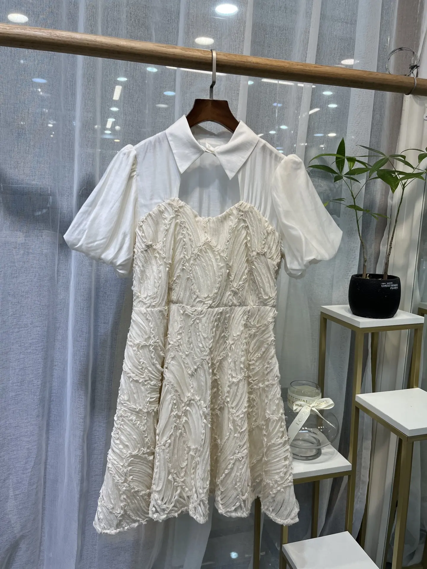 Lapel Stitching Color Matching Pressed Pleated Dress Casual Fashion 2023 Summer New 0329
Lapel Stitching Color Matching Pressed Pleated Dress Casual Fashion 2023 Summer New 0329