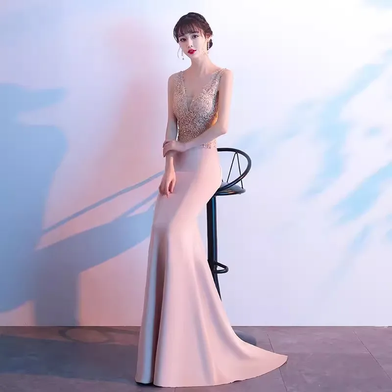 2023 New Fashion V-Neck Sleeveless Floor-Length Dresses Elegant Beading Mermaid Long Evening Dress Sexy Women's Party Clothing
2023 New Fashion V-Neck Sleeveless Floor-Length Dresses Elegant Beading Mermaid Long Evening Dress Sexy Women's Party Clothing