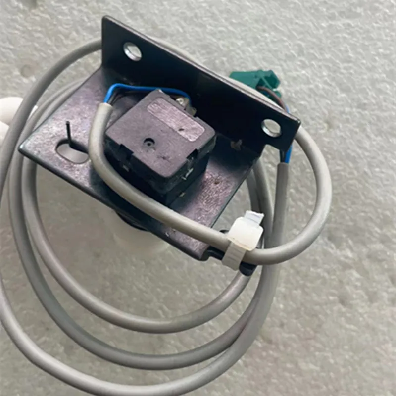 Датчик резака Brother RH9820, сборка SA5734101, Высококачественная промышленная фотография
Датчик резака Brother RH9820, сборка SA5734101, Высококачественная промышленная фотография