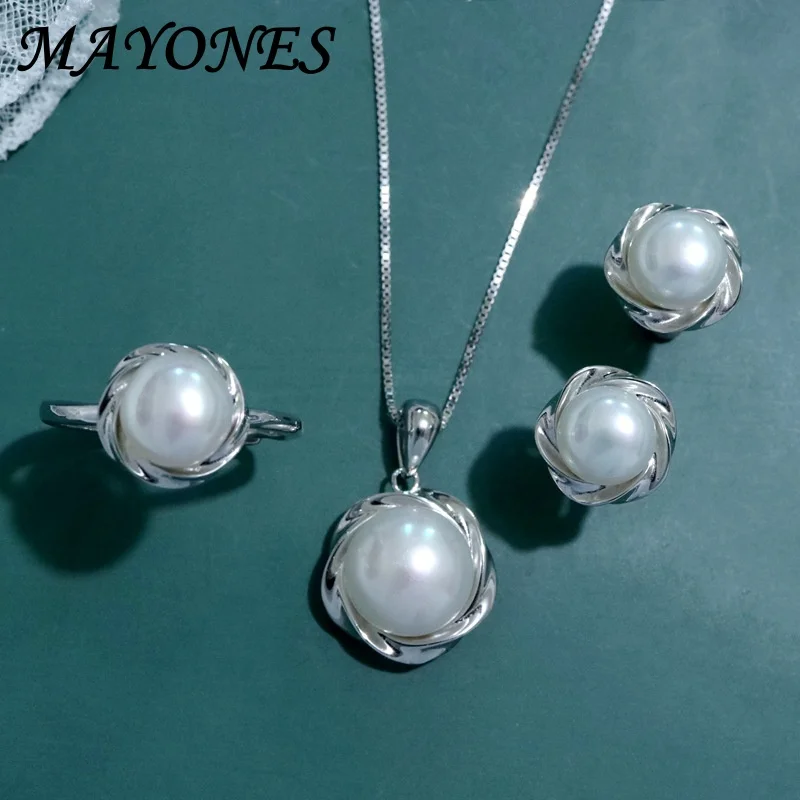 Женский ювелирный комплект из колье и серёг, из серебра 925 пробы
Женский ювелирный комплект из колье и серёг, из серебра 925 пробы