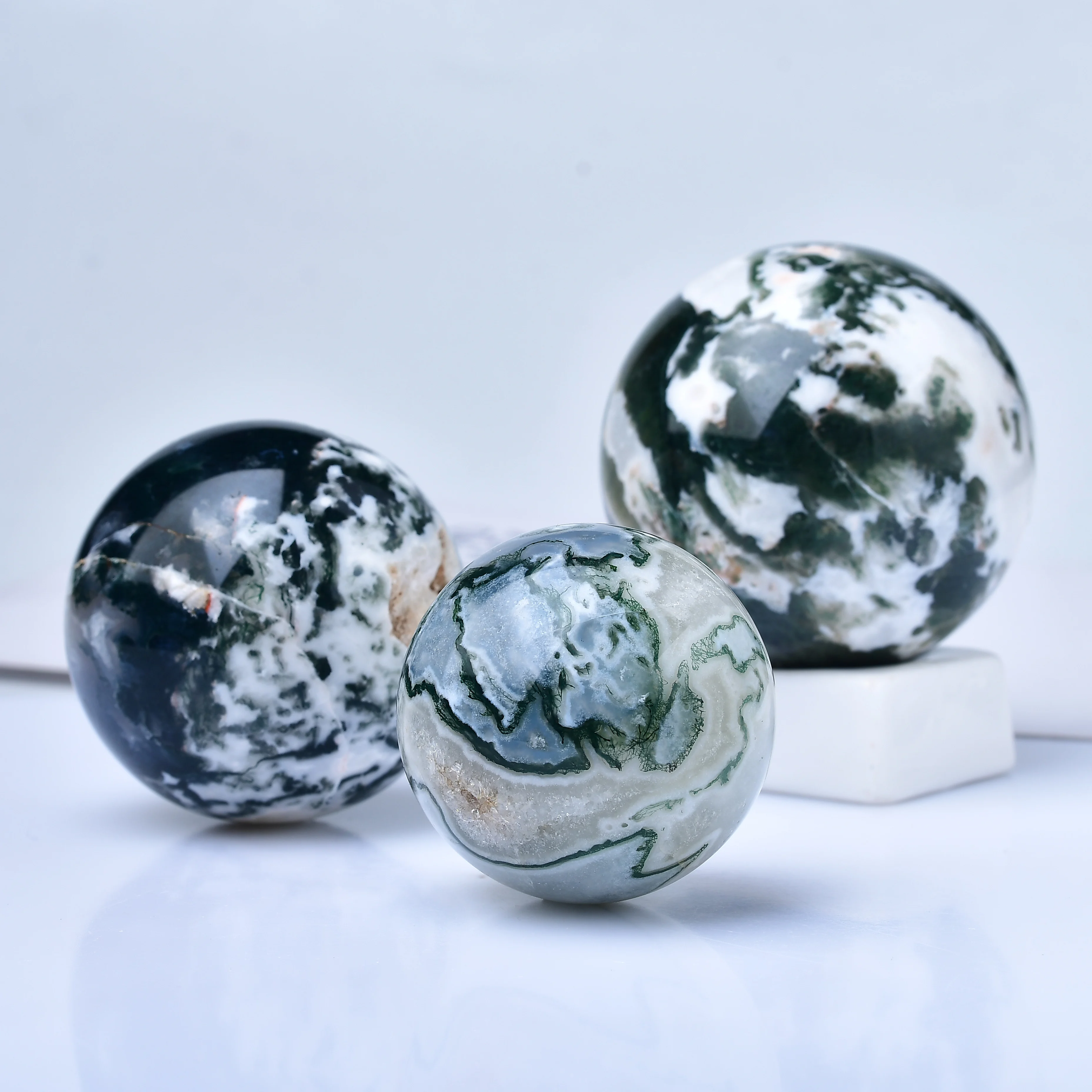 Natural Crystal Ball Moss Agate Sphere Rock Decoration Rough Polished Quartz Stone Healing
Natural Crystal Ball Moss Agate Sphere Rock Decoration Rough Polished Quartz Stone Healing