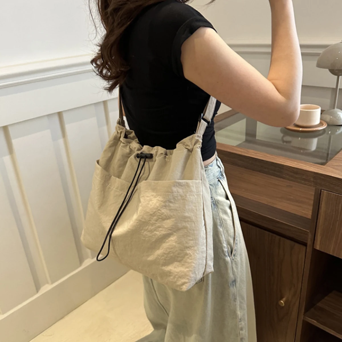 New Large Capacity Versatile Shoulder Bag for Women's Summer Popular Lightweight Shoulder Crossbody Bag Minimalist Tote Handbag New Large Capacity Versatile Shoulder Bag for Women's Summer Popular Lightweight Shoulder Crossbody Bag Minimalist Tote Handbag