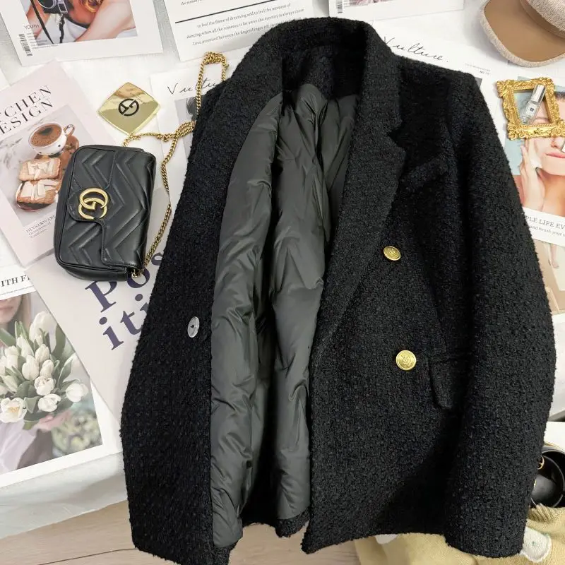 Black Korean Style Women's Suit Jacket Slim High-end Interior Down Coat 2023 Autumn and Winter New Niche High-end Sense Suit Top
Black Korean Style Women's Suit Jacket Slim High-end Interior Down Coat 2023 Autumn and Winter New Niche High-end Sense Suit Top