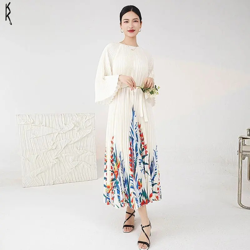 2023 Summer New Miyake Pleated Print Dress Simple Design Temperament High-end Luxury Contrast Color Skirt Women
2023 Summer New Miyake Pleated Print Dress Simple Design Temperament High-end Luxury Contrast Color Skirt Women