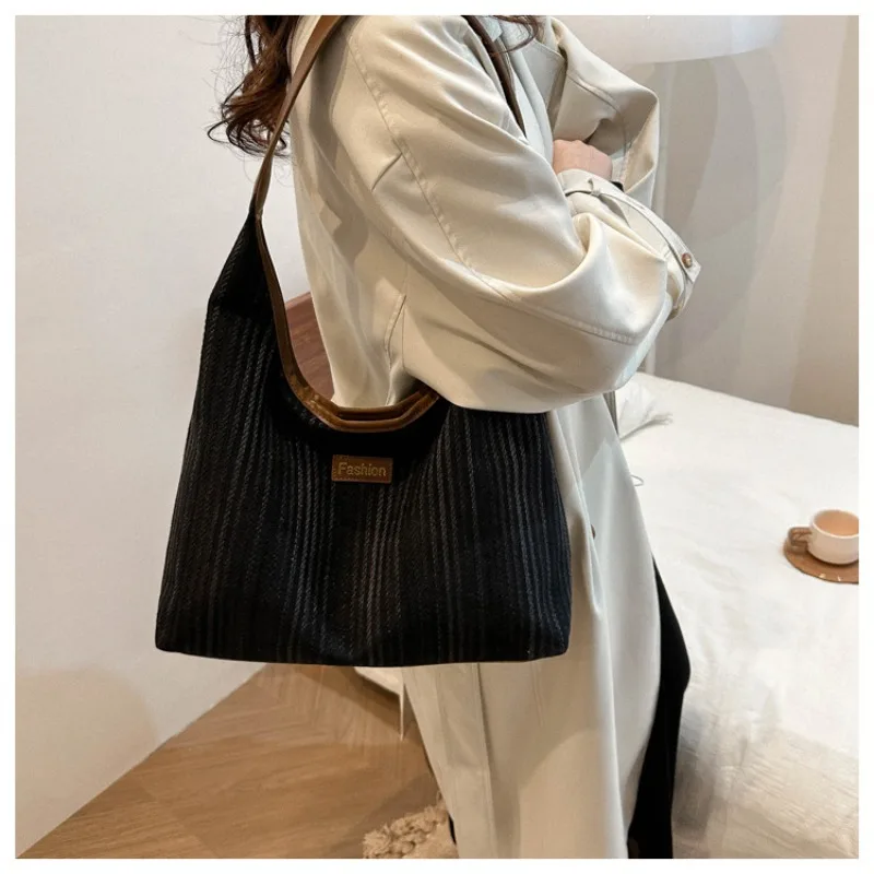 

Commuter Luxury Brand Shoulder Bag Women Fashion Rhombic Canvas Shoulder Bag Large Capacity Class Underarm Tote Shoulder Bag