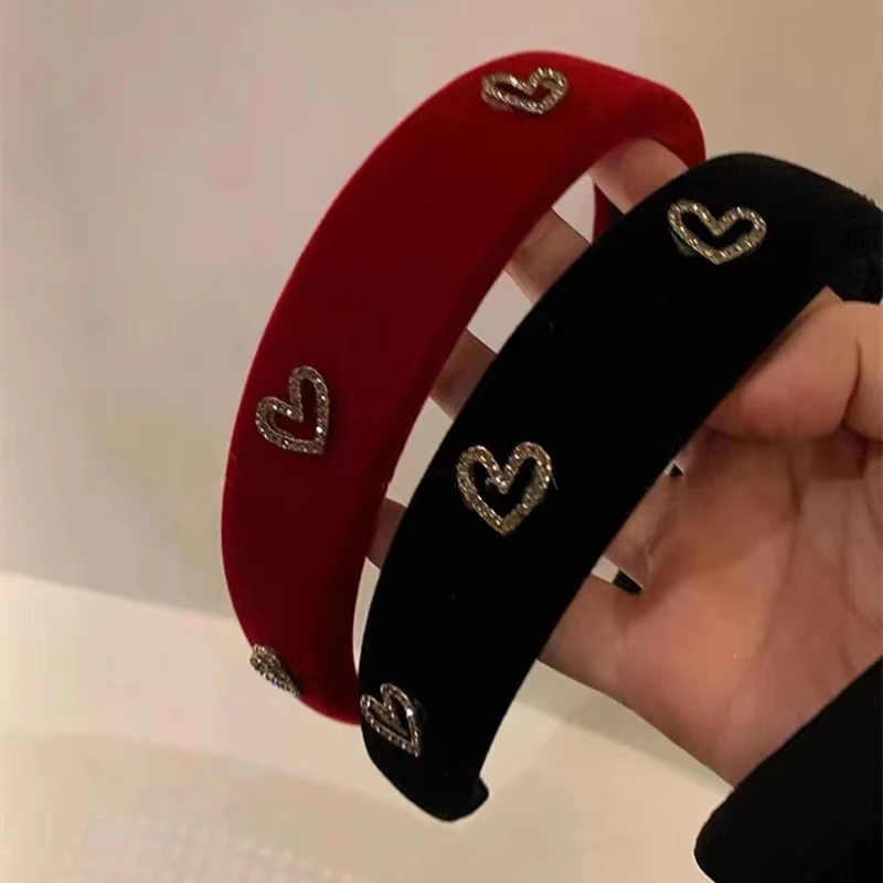 Temperament Love Retro Velvet Rhinestone Hairband 2023 New Autumn And Winter Advanced Sense Of Hairband
Temperament Love Retro Velvet Rhinestone Hairband 2023 New Autumn And Winter Advanced Sense Of Hairband