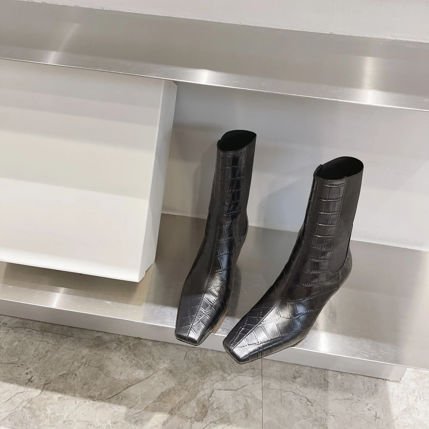 kitten heel short boots square toe retro European and American style mid tube boots thin heel bare boots sock boots ankle boots
kitten heel short boots square toe retro European and American style mid tube boots thin heel bare boots sock boots ankle boots