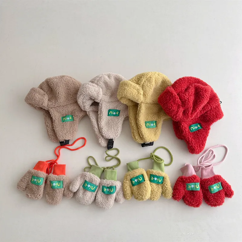 46-48cm Winter Scaf Set Baby Lamb Hair Thickened and Warm Ear Protection Lei Feng Hat Infant Finger Hanging Neck Set Gloves
46-48cm Winter Scaf Set Baby Lamb Hair Thickened and Warm Ear Protection Lei Feng Hat Infant Finger Hanging Neck Set Gloves