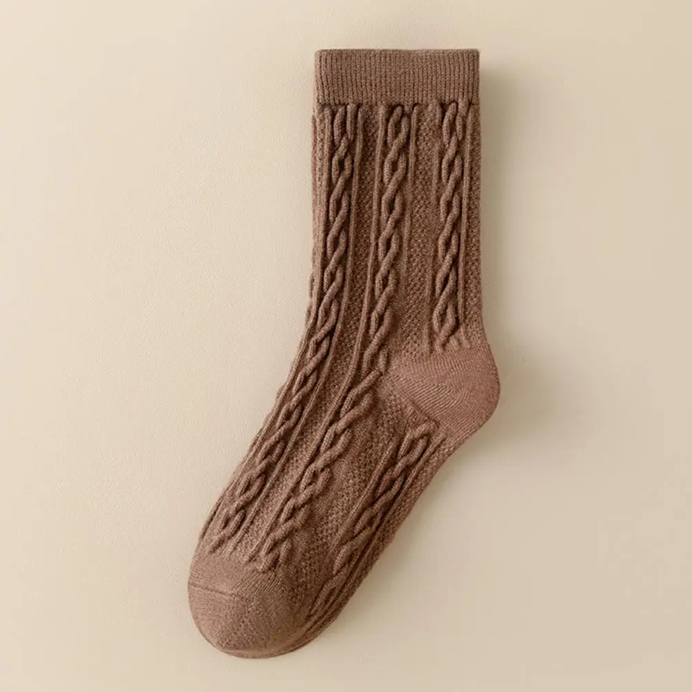 Soft Stretchy Polyester Socks High Elasticity Women's Winter Sports Socks with Soft Twisted Texture Anti-slip Design for Warmth
Soft Stretchy Polyester Socks High Elasticity Women's Winter Sports Socks with Soft Twisted Texture Anti-slip Design for Warmth