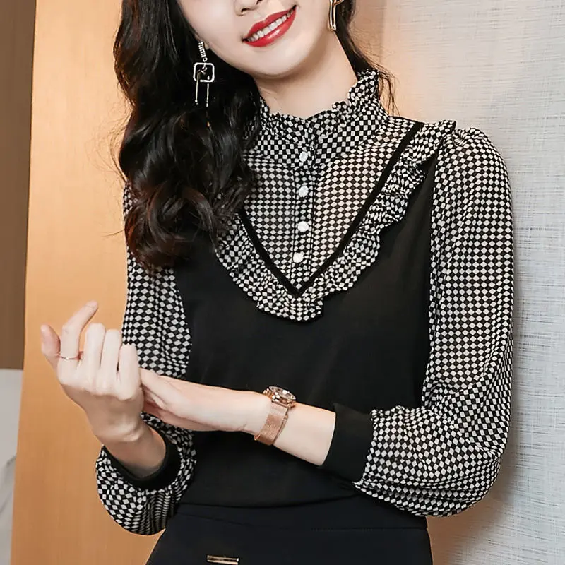 Fake Two-piece Plaid Shirt Women's New Stitching Casual Top Long Sleeved Pullovers Vintage Elegant Blouse M-4XL 
Fake Two-piece Plaid Shirt Women's New Stitching Casual Top Long Sleeved Pullovers Vintage Elegant Blouse M-4XL