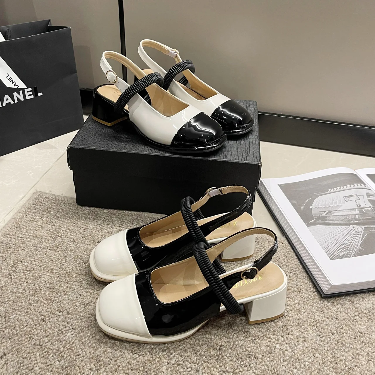 Baotou Mary Jane Sandals Women Summer New Retro Small Leather Shoes One-button Back Empty Thick Sandals Women
Baotou Mary Jane Sandals Women Summer New Retro Small Leather Shoes One-button Back Empty Thick Sandals Women