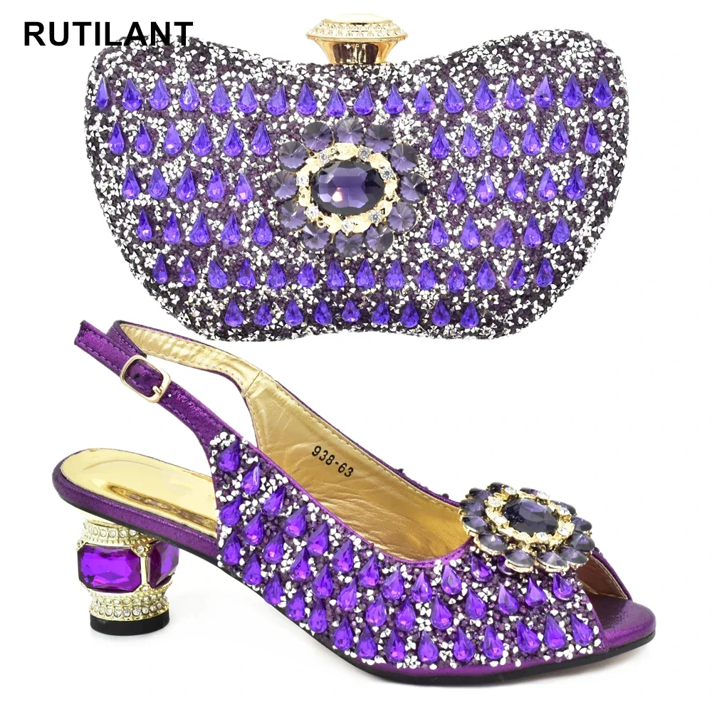 Latest Luxury Designer Shoes Nigerian Party Shoes and Bag Set Decorated with Rhinestone African Party Pumps Wedding Shoes Bride
Latest Luxury Designer Shoes Nigerian Party Shoes and Bag Set Decorated with Rhinestone African Party Pumps Wedding Shoes Bride