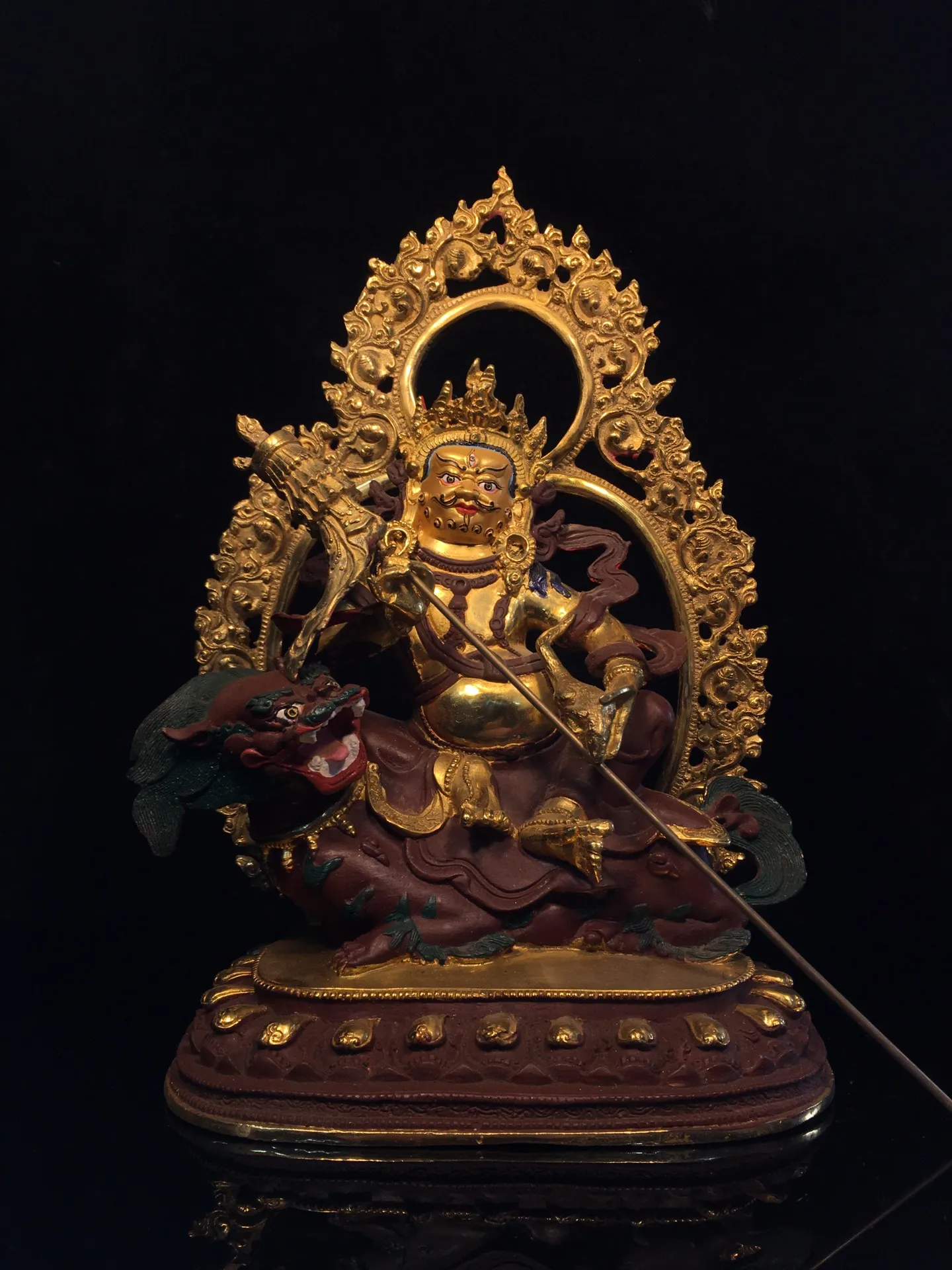 13"Tibet Temple Collection Old Bronze Gilding Face painting Cinnabar Vaisravana Treasure king Backlight Lotus Sitting Buddha
13"Tibet Temple Collection Old Bronze Gilding Face painting Cinnabar Vaisravana Treasure king Backlight Lotus Sitting Buddha
