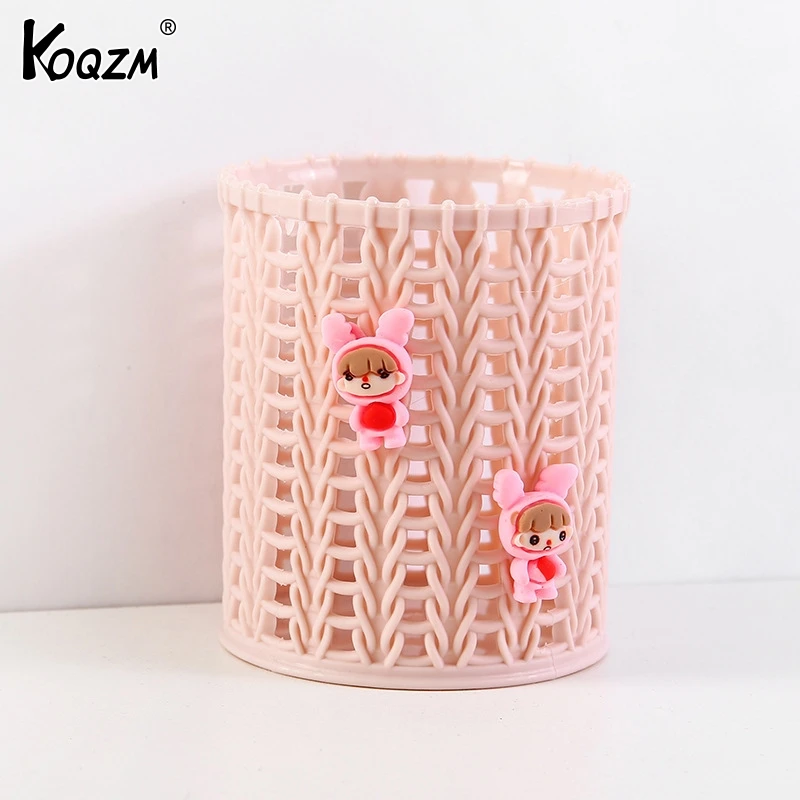Cute Cartoon Imitation Rattan Woven Pen Holder Creative Plastic Circular Desktop Student Stationery Storage Pen Holder
Cute Cartoon Imitation Rattan Woven Pen Holder Creative Plastic Circular Desktop Student Stationery Storage Pen Holder