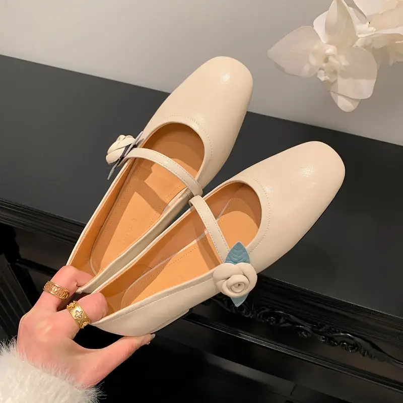 Pure Colour Natural Genuine Leather Women Heels Shoes Flower Design Fashion Sweet Girls Low Heel Shoes Easy To Walk
Pure Colour Natural Genuine Leather Women Heels Shoes Flower Design Fashion Sweet Girls Low Heel Shoes Easy To Walk
