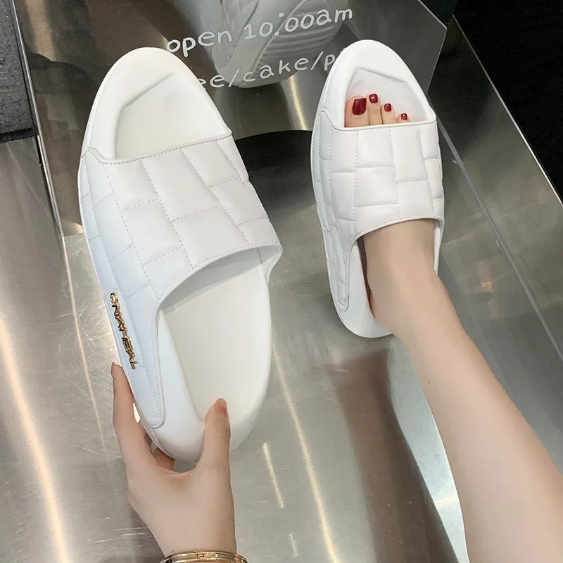 Large Slippers for Women Thick Platform Spaceship Couple Cloud Slippers Beach Eva Soft Sole Sandals Bathroom Anti-slip Shoes
Large Slippers for Women Thick Platform Spaceship Couple Cloud Slippers Beach Eva Soft Sole Sandals Bathroom Anti-slip Shoes