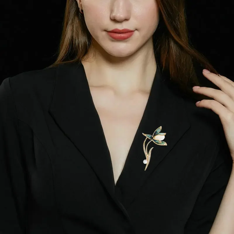 Elegant Temperament Retro Chinese Style New Dress Cheongsam Dress Autumn and Winter Coat Corsage Accessories Magnolia Brooch
Elegant Temperament Retro Chinese Style New Dress Cheongsam Dress Autumn and Winter Coat Corsage Accessories Magnolia Brooch