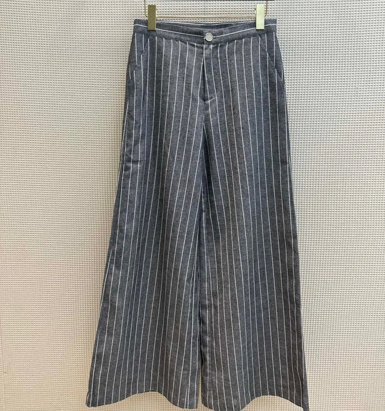 2023 high waist striped wide leg pants vintage fashionable Hong Kong style loose straight pants light luxury women's wear 
2023 high waist striped wide leg pants vintage fashionable Hong Kong style loose straight pants light luxury women's wear
