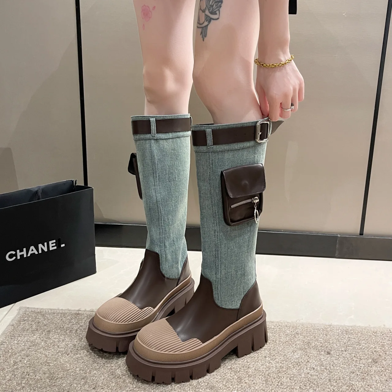 Pleats Blue Denim Thigh High Boots for Women Autumn Thick Heeled Round Toe Cowboy Boots Woman Slip On Western Long Boots
Pleats Blue Denim Thigh High Boots for Women Autumn Thick Heeled Round Toe Cowboy Boots Woman Slip On Western Long Boots