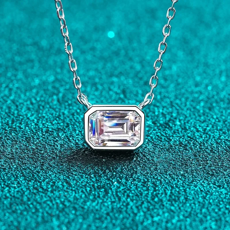LORIELE 1 Ct Real Moissanite Emerald Cut Pendant Necklaces Unique Design Classic Women Wedding Link Chain Necklace Fine Jewelry
LORIELE 1 Ct Real Moissanite Emerald Cut Pendant Necklaces Unique Design Classic Women Wedding Link Chain Necklace Fine Jewelry