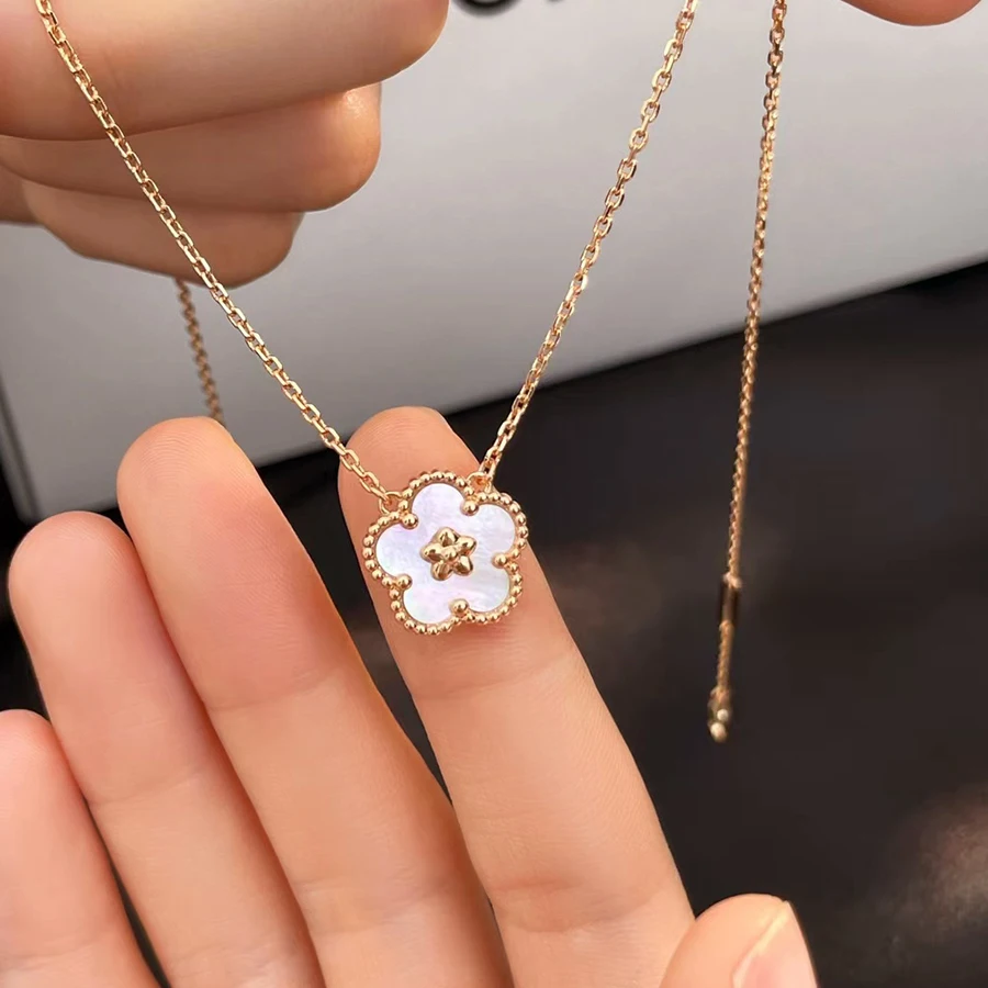 

New 2024 Fashion High Quality Brand Rose Gold Necklace Women's Five-Leaf Plum Flower Valentine's Day Jewelry gift