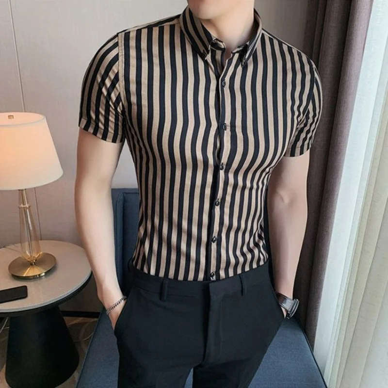 

Рубашка мужская с коротким рукавом, приталенная Модная брендовая сорочка в английскую полоску, с принтом, универсальный Повседневный Топ на пуговицах, в стиле пэчворк, на лето