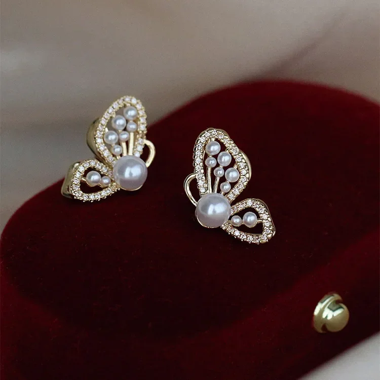 Korean New Trendy Light Luxury Super Flash Zircon Pearl Butterfly Earrings for Women Earrings Fashion Jewelry Accessories Pins
Korean New Trendy Light Luxury Super Flash Zircon Pearl Butterfly Earrings for Women Earrings Fashion Jewelry Accessories Pins