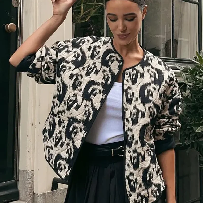 New Ink Printed Quilted For Women 2023 Casual Long Sleeve Cotton Coats Female Single Breasted Chic High Street Outerwear
New Ink Printed Quilted For Women 2023 Casual Long Sleeve Cotton Coats Female Single Breasted Chic High Street Outerwear