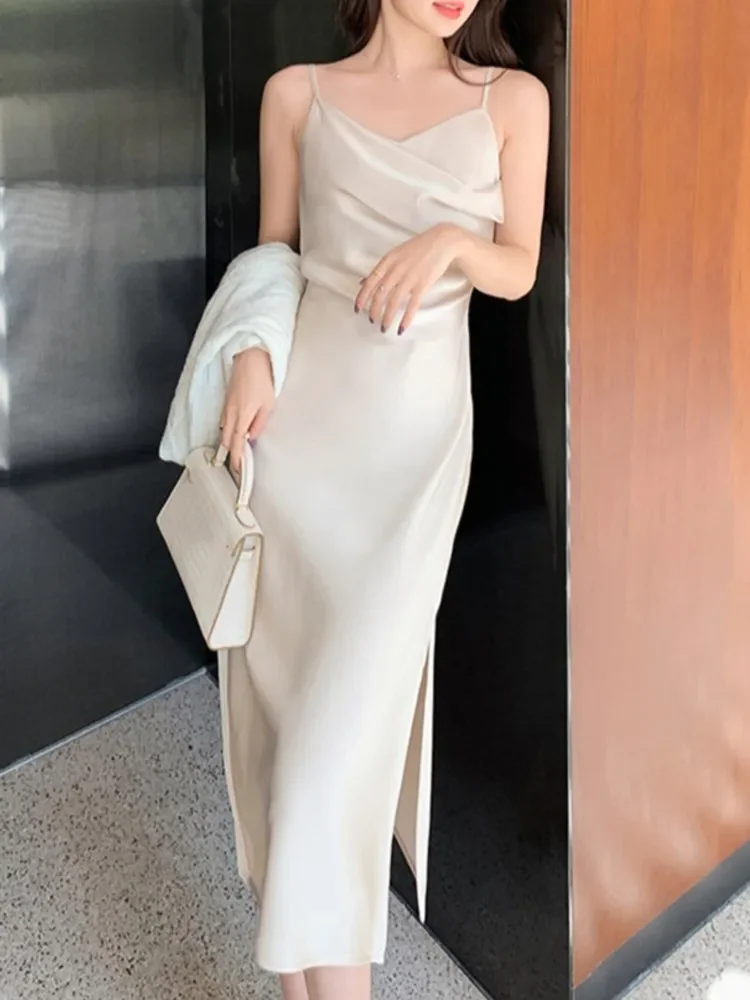 New Summer One Piece Women Spaghetti Strap Satin Dress Lady Bodycon Midi Dress Female Party Clothes Vestidos
New Summer One Piece Women Spaghetti Strap Satin Dress Lady Bodycon Midi Dress Female Party Clothes Vestidos