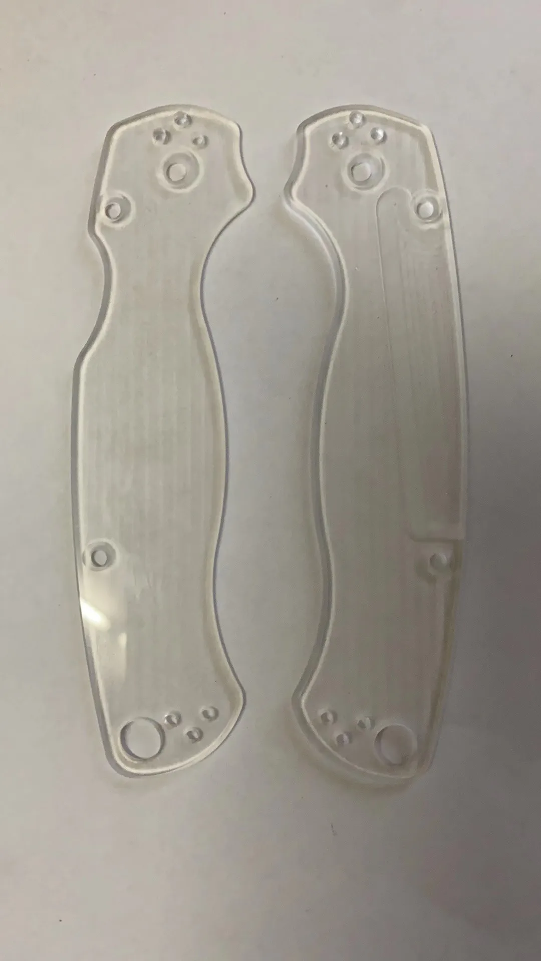 1 пара, заплатки с ручкой ножа из углеродного волокна для Spyderco формиформирования C81 MPCW2
1 пара, заплатки с ручкой ножа из углеродного волокна для Spyderco формиформирования C81 MPCW2