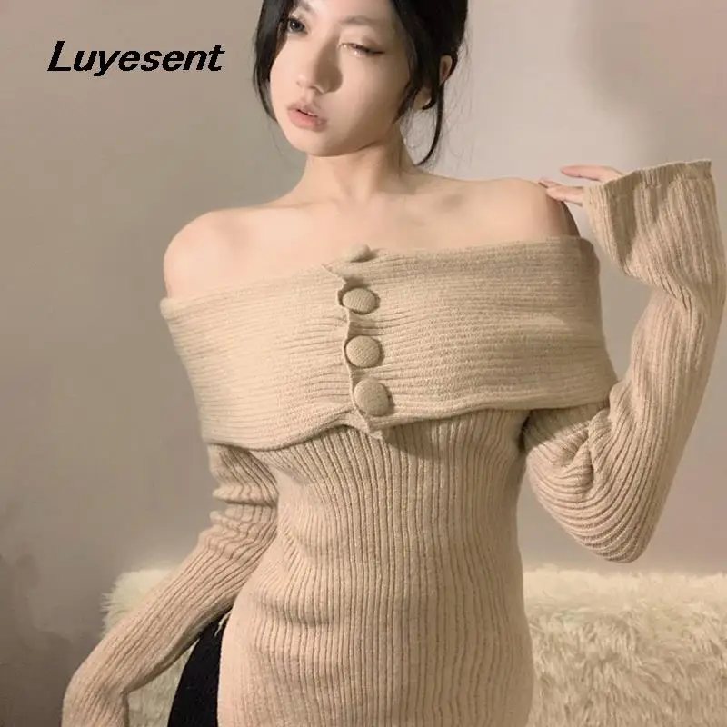 Female Slash Neck Sexy Korean Fashion Sweater 2023 Autumn Lady Buttons Long Sleeve Off Shoulder Slim Sweaters Slim Sweet Jumpers
Female Slash Neck Sexy Korean Fashion Sweater 2023 Autumn Lady Buttons Long Sleeve Off Shoulder Slim Sweaters Slim Sweet Jumpers