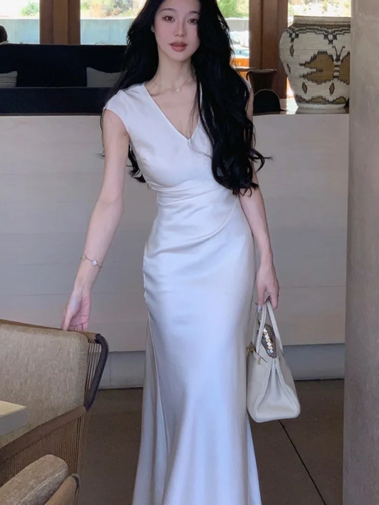 Elegant Satin Midi Dresses for Women Bodycon Mermaid V-neck Sleeveless Evening Party Dress Prom Robe Slim Summer Vestidos Mujer
Elegant Satin Midi Dresses for Women Bodycon Mermaid V-neck Sleeveless Evening Party Dress Prom Robe Slim Summer Vestidos Mujer