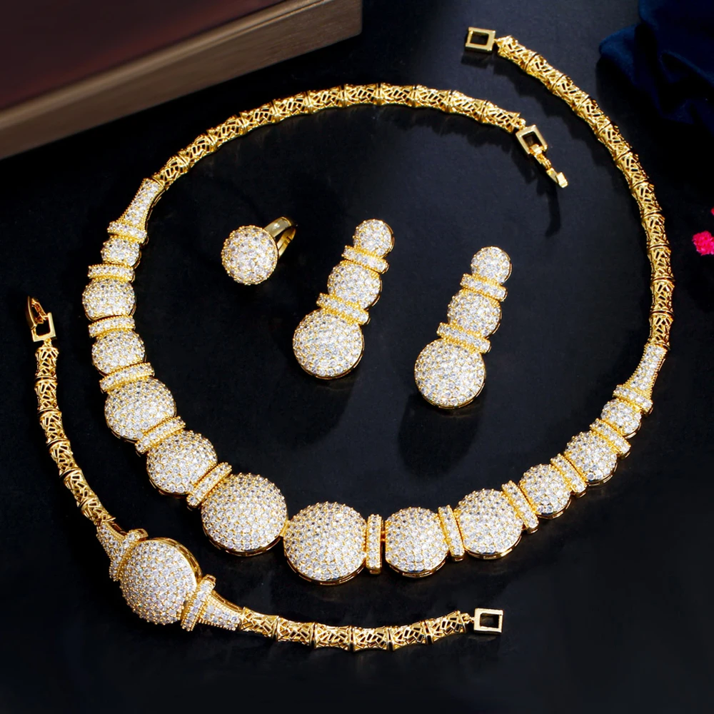 BeaQueen Luxury Big Chunky Chain Necklace Sets for Women Micro Pave 5A CZ Brazilian Gold Color 4pcs Bridal Wedding Jewelry JS358
BeaQueen Luxury Big Chunky Chain Necklace Sets for Women Micro Pave 5A CZ Brazilian Gold Color 4pcs Bridal Wedding Jewelry JS358