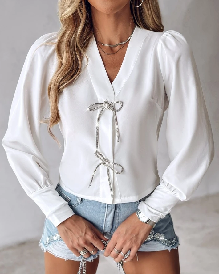 Fashion Women Blouse 2024 New Spring Bowknot Design V-Neck Long Sleeve Top Temperament Commuter Office Blouse
Fashion Women Blouse 2024 New Spring Bowknot Design V-Neck Long Sleeve Top Temperament Commuter Office Blouse