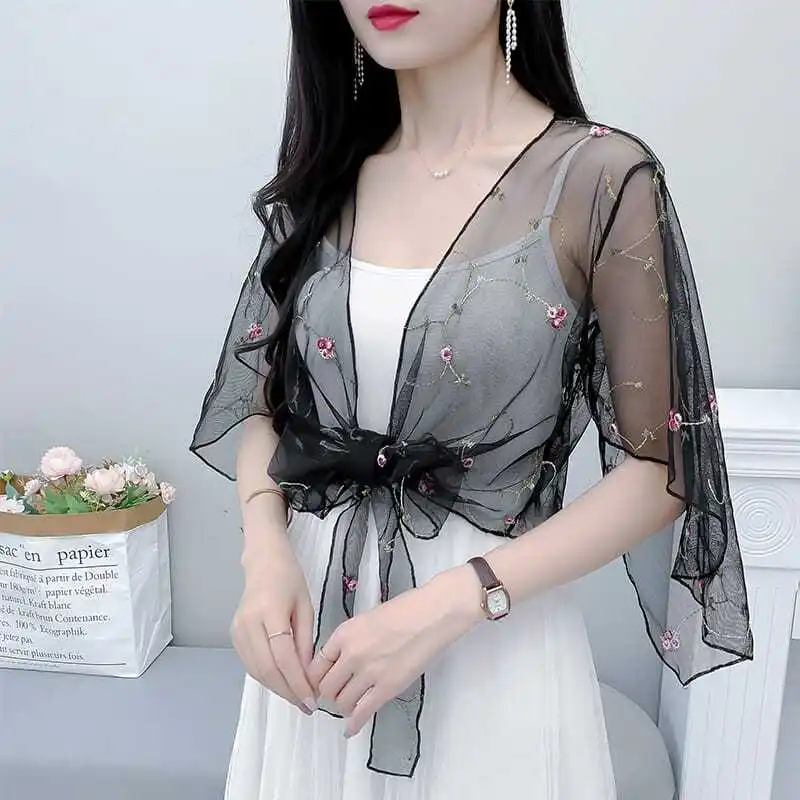 Trendy Short Jacket Half Sleeve See-Through Loose Fit Summer Short Jacket Sunscreen Coat 2024 Fashion Thin Chiffon Shawl A203
Trendy Short Jacket Half Sleeve See-Through Loose Fit Summer Short Jacket Sunscreen Coat 2024 Fashion Thin Chiffon Shawl A203
