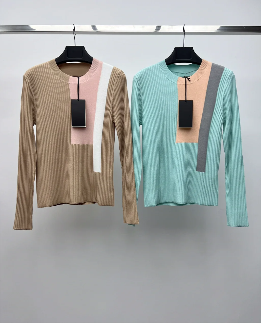 

2023 Women's Clothing Contrast color slim fit crew neck knitted sweaterWinter New 1.029