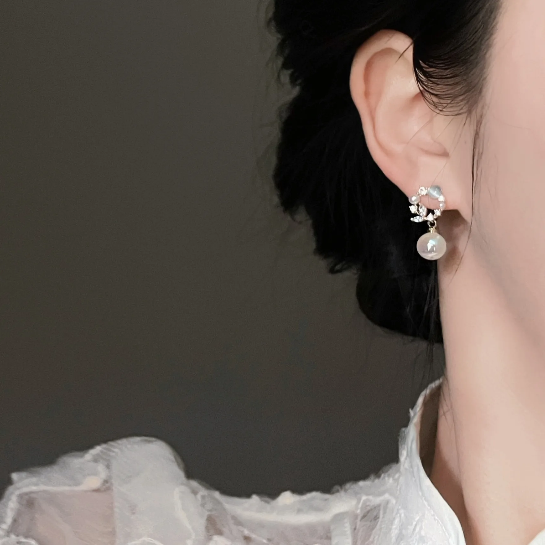 Grandes boucles d'oreilles pendantes en forme de fleur pour femmes, boucles d'oreilles en perles, bijoux de mariage exquis, patients, mode 2