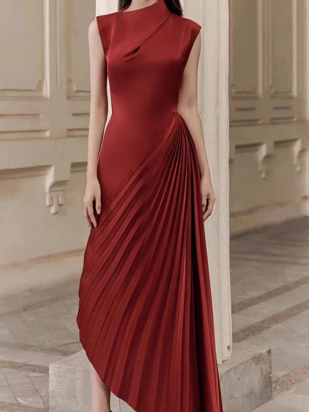 

2024 Spring Autumn New Fashion Irregular Dress Half Turtleneck Sleeveless High Waist Slimming Elegant Asymmetric Dress Women
