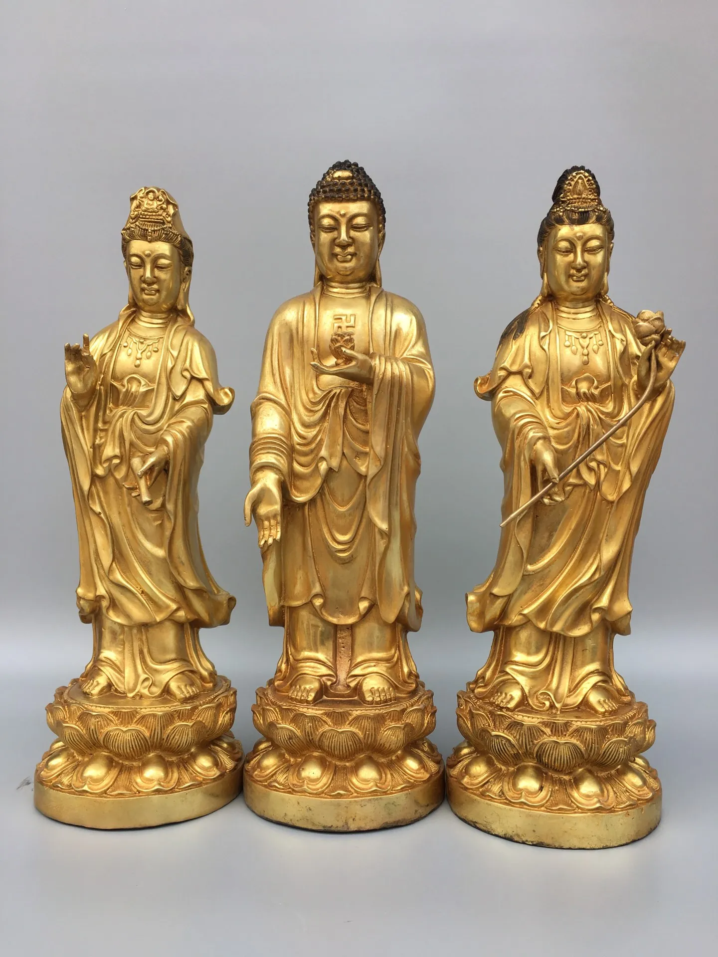 14"Tibet Temple Collection Old Bronze Gilding Three Sages Guanyin Sakyamuni Amitabha Buddha Worship Hall Town house Exorcism
14"Tibet Temple Collection Old Bronze Gilding Three Sages Guanyin Sakyamuni Amitabha Buddha Worship Hall Town house Exorcism