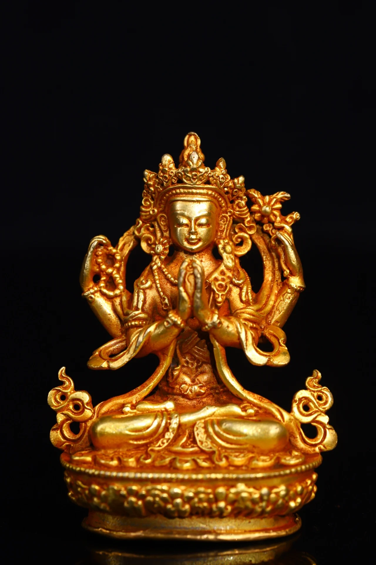 3"Tibetan Temple Collection Old Purple Bronze Gilt Four-armed Guanyin lotus platform Worship Hall Town house Exorcism 
3"Tibetan Temple Collection Old Purple Bronze Gilt Four-armed Guanyin lotus platform Worship Hall Town house Exorcism