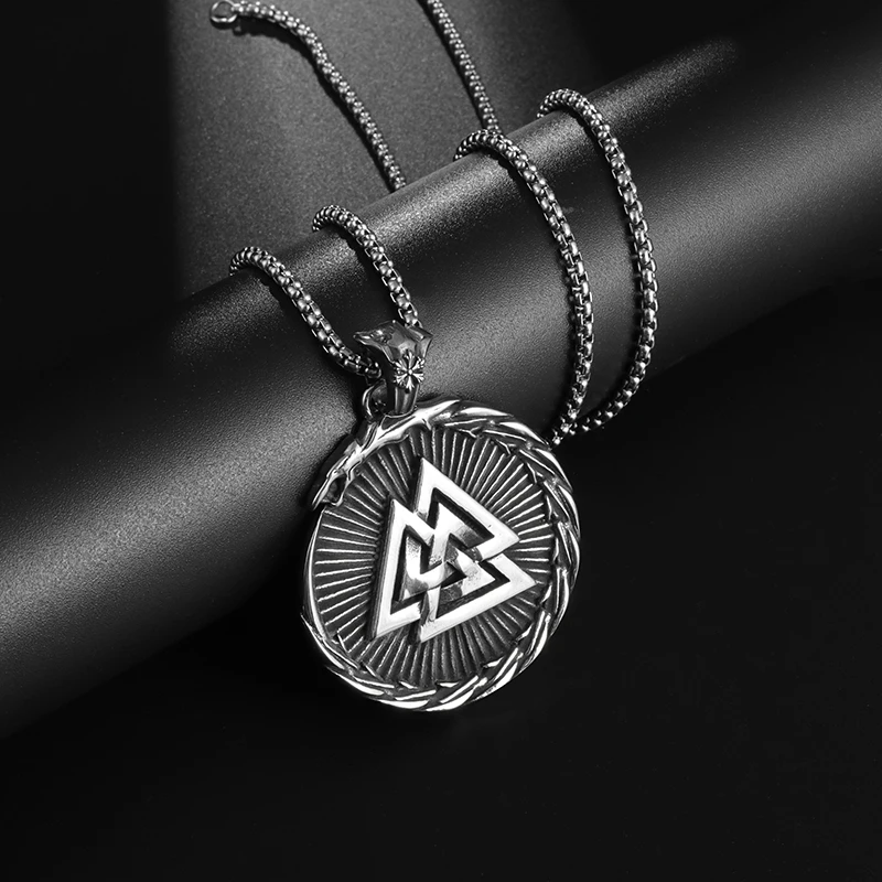 Vintage Viking Valknut Rune Amulet Pendant Necklace Men's Personality Heavy Craft Jewelry Accessories
Vintage Viking Valknut Rune Amulet Pendant Necklace Men's Personality Heavy Craft Jewelry Accessories